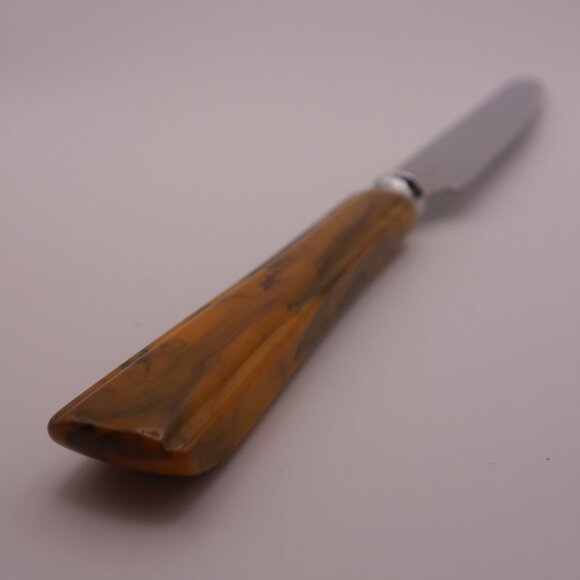 Set of Six(6) Deluxe Tablemates Made by Craftsmen Faux Bone Handle Butter Knives - Picture 3 of 13